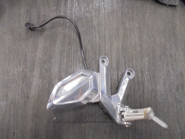 Fussrastetrager vorne rechts Triumph Trident 660