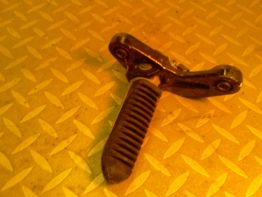 Voetsteun links Suzuki GSX F 750