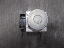 ABS pomp KTM 690 Duke 4