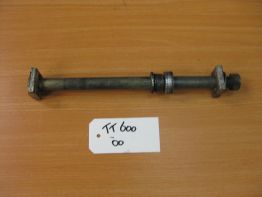 Hinterradachse Triumph TT 600