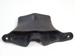 Luchtbuis midden Triumph Sprint ST 1050