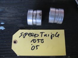 Axle front Triumph Speed Triple 1050