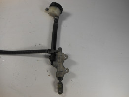 Rempomp achter Kawasaki ZX 7 R