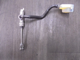 Rempomp achter Suzuki DL 650 V STROM