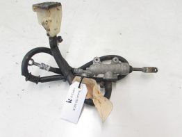 Rempomp achter Suzuki GS 500 E
