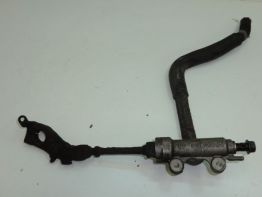 Rempomp achter Honda TRANSALP