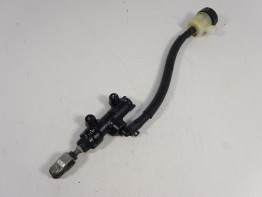 Rempomp achter Kawasaki Ninja 300