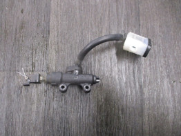 Rempomp achter Honda CB 1000 R