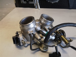 Gasklephuis Aprilia RSV 1000