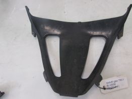 Cowl V shape under Suzuki GSX R 750
