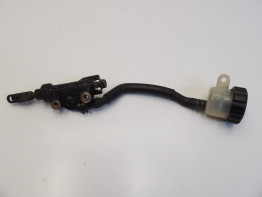 Rempomp achter Yamaha FAZER 600