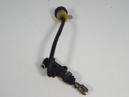 Rempomp achter Ducati monster 600