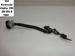 Rempomp achter Kawasaki ZEPHYR 550