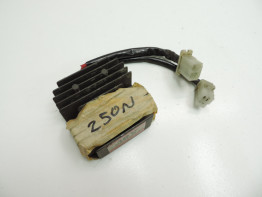 Regler Gleichrichter Honda CB 250 N