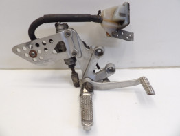 Fussrastetrager vorne rechts Suzuki GSX R 1000