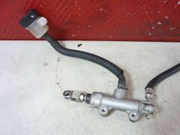 Rempomp achter Kawasaki Z 1000