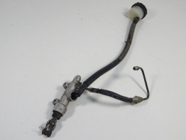 Rempomp achter Kawasaki ER 6