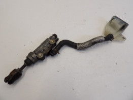 Rempomp achter Suzuki XF 650 Freewind