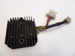 Regler Gleichrichter Honda VF 400 F