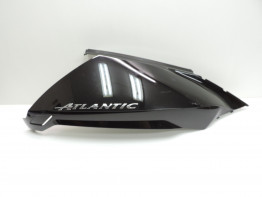Rechter achterkant Aprilia Atlantic 500