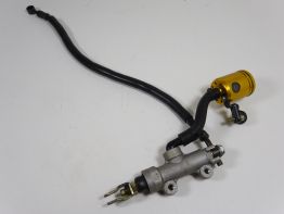 Rempomp achter Kawasaki Z 1000
