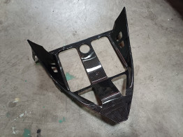 Cowl V shape under Aprilia RSV 1000