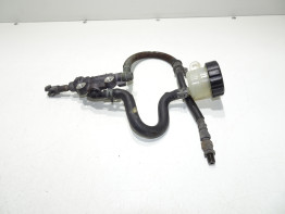 Rempomp achter Yamaha FZR 600