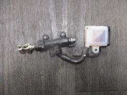 Rempomp achter Honda CBR 500 R