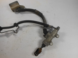 Rempomp achter Honda CBR 400 RR