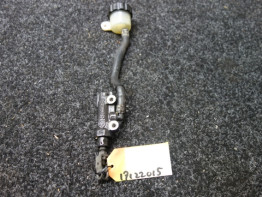 Rempomp achter Yamaha FAZER 600