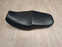 Zadel Suzuki RF 900