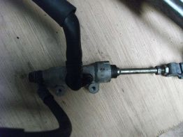 Rempomp achter Honda TRANSALP