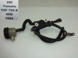 Rempomp achter Yamaha YZF 750