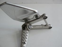 Main step holder right Aprilia RSV 1000