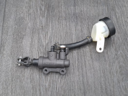 Rempomp achter BMW R 1200 GS LC