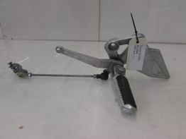 Fussrastetrager vorne links Suzuki GSF 600 650 Bandit 
