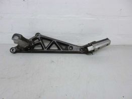 Fussrastetrager vorne links Kawasaki GPZ 750