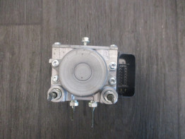 ABS pomp Suzuki GSX S 750