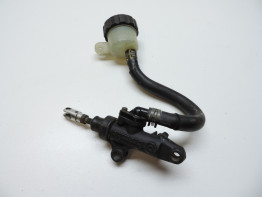 Rempomp achter Yamaha YZF R1