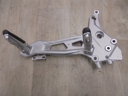 Fussrastetrager vorne rechts BMW F 900 R