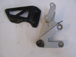 Fussrastetrager vorne rechts Suzuki GSX R 750