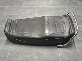 Zadel Suzuki GS 1000
