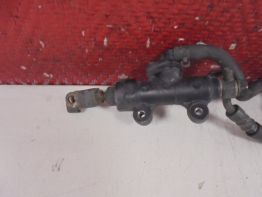 Rempomp achter Honda CBF 600