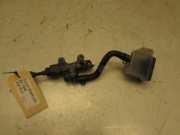 Rempomp achter Suzuki GSX R 600