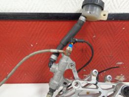 Rempomp achter Kawasaki ZX 9 R