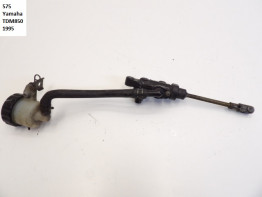 Rempomp achter Yamaha TDM