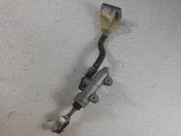 Rempomp achter Suzuki GSX R 1300 Hayabusa