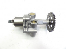 Oil pump Suzuki M 1800 Intruder