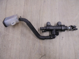 Rempomp achter Honda CBR 650 R