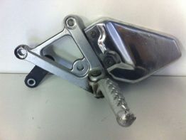 Main step holder left Aprilia RSV 1000